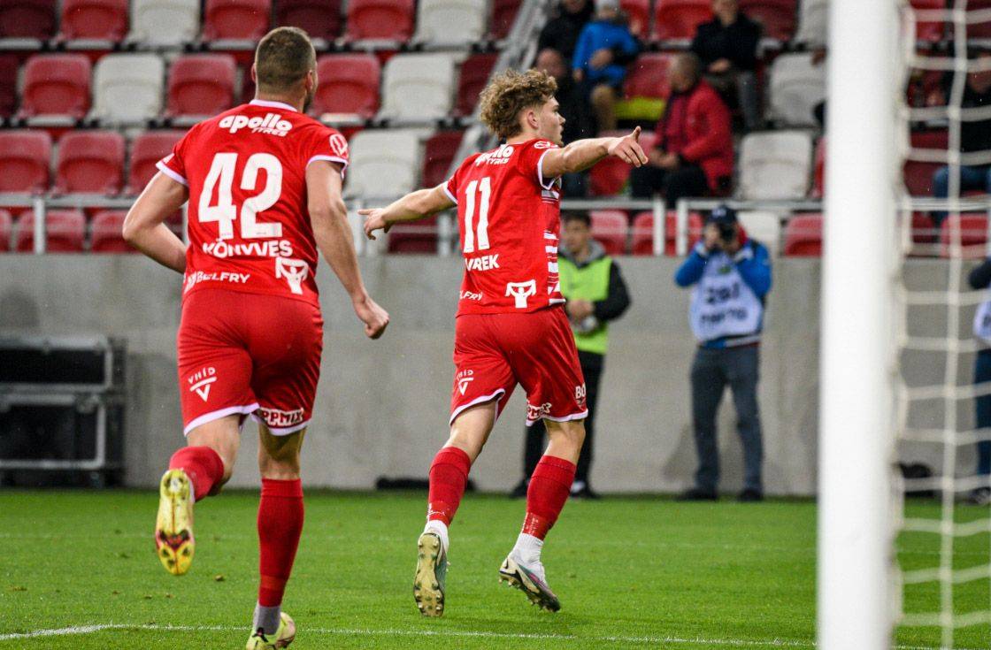 Öt pontra nőtt, és tizenhárom pontra csökkent az előny
