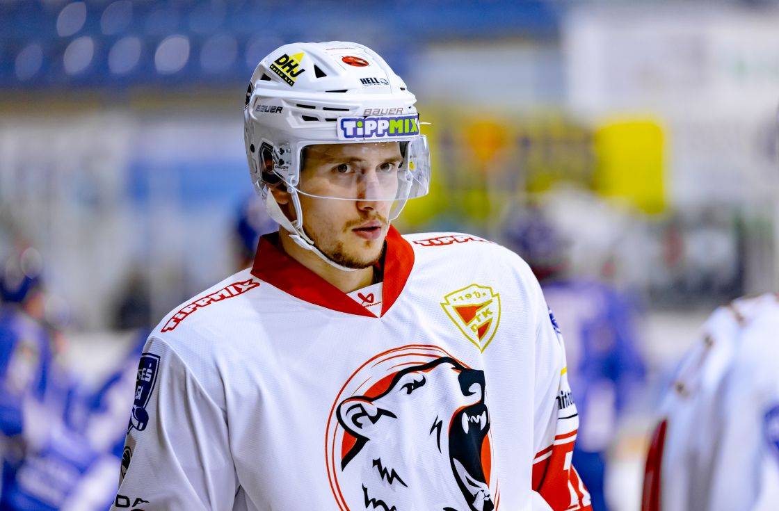 Alexander Shkrabov továbbra is a DVTK Jegesmedvéknél