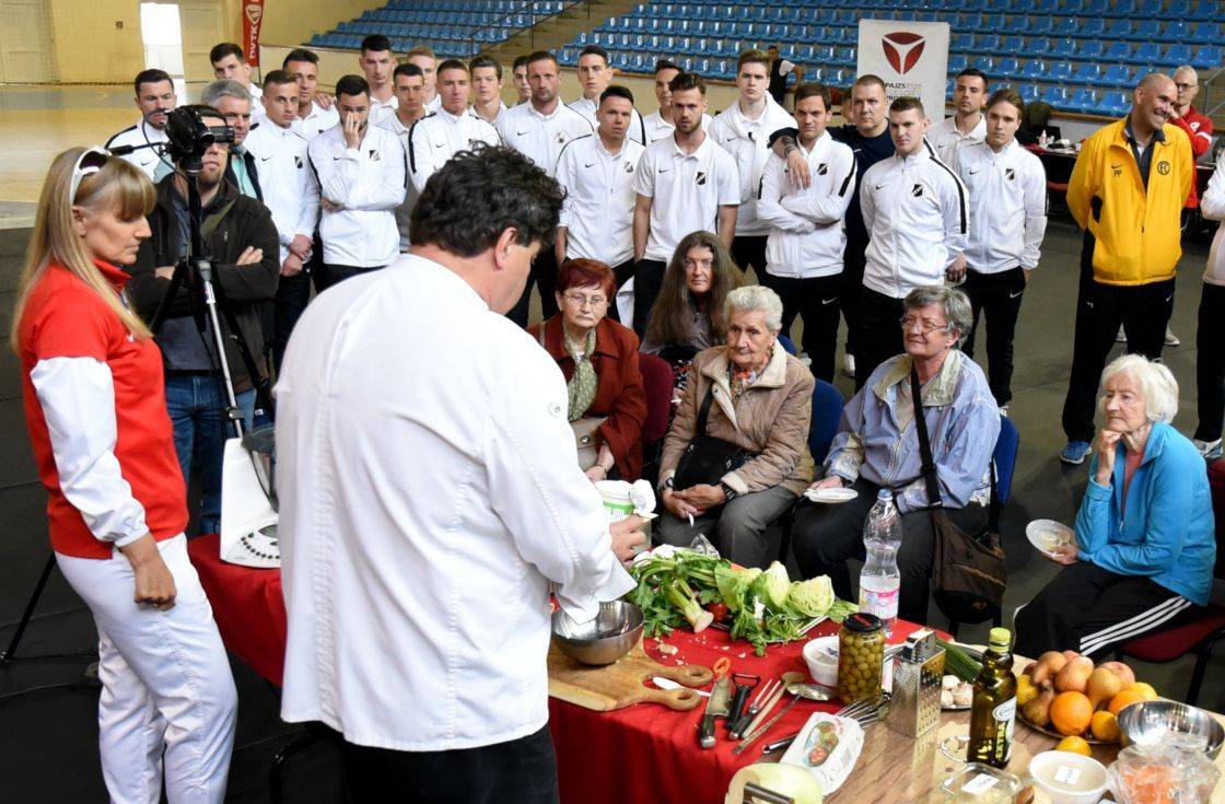 Salgótarjánban járt a 3 Pajzs Program