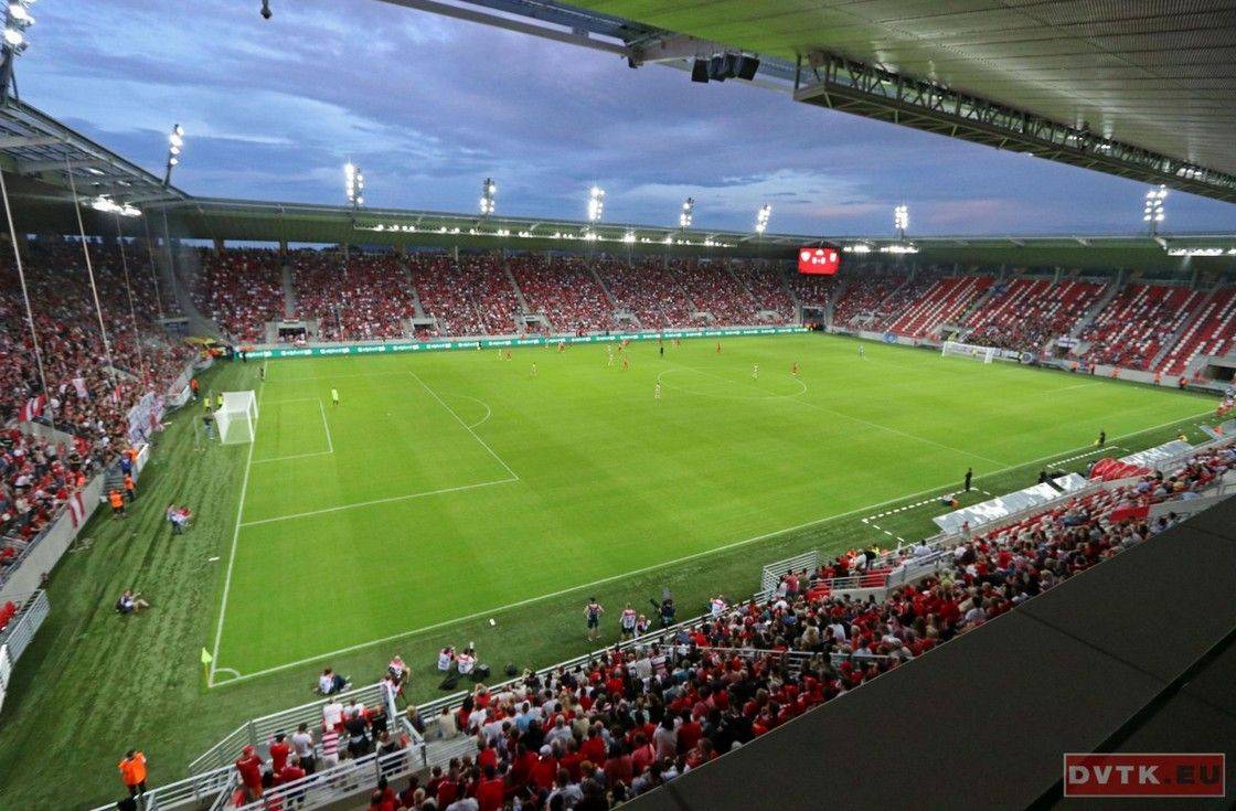 Villanyfényes meccsek jönnek